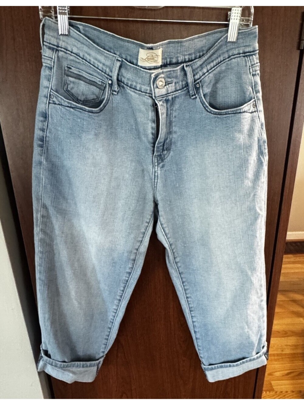 Levi's 515 Jeans Womens Size 8 Capri Cuffed Light Wash Denim Faded Stretch Blue